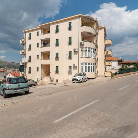 Apartman Dildo Apartamento Trogir Exterior foto